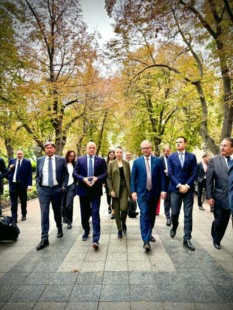 1749 image for slide