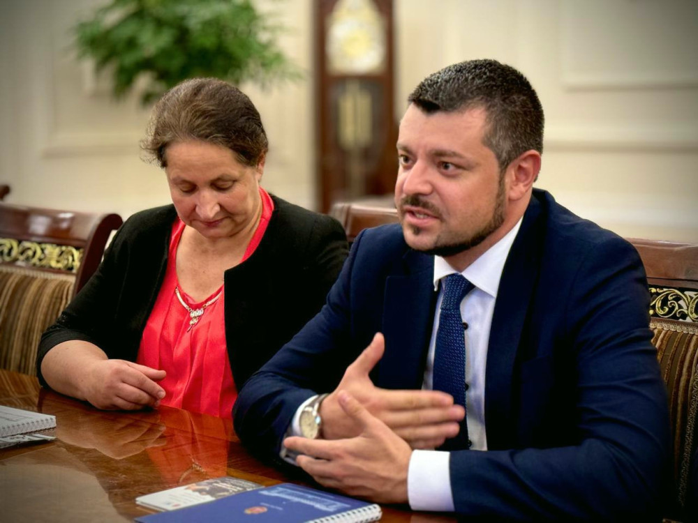 6911 image for slide