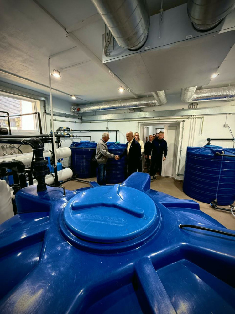 6942 image for slide