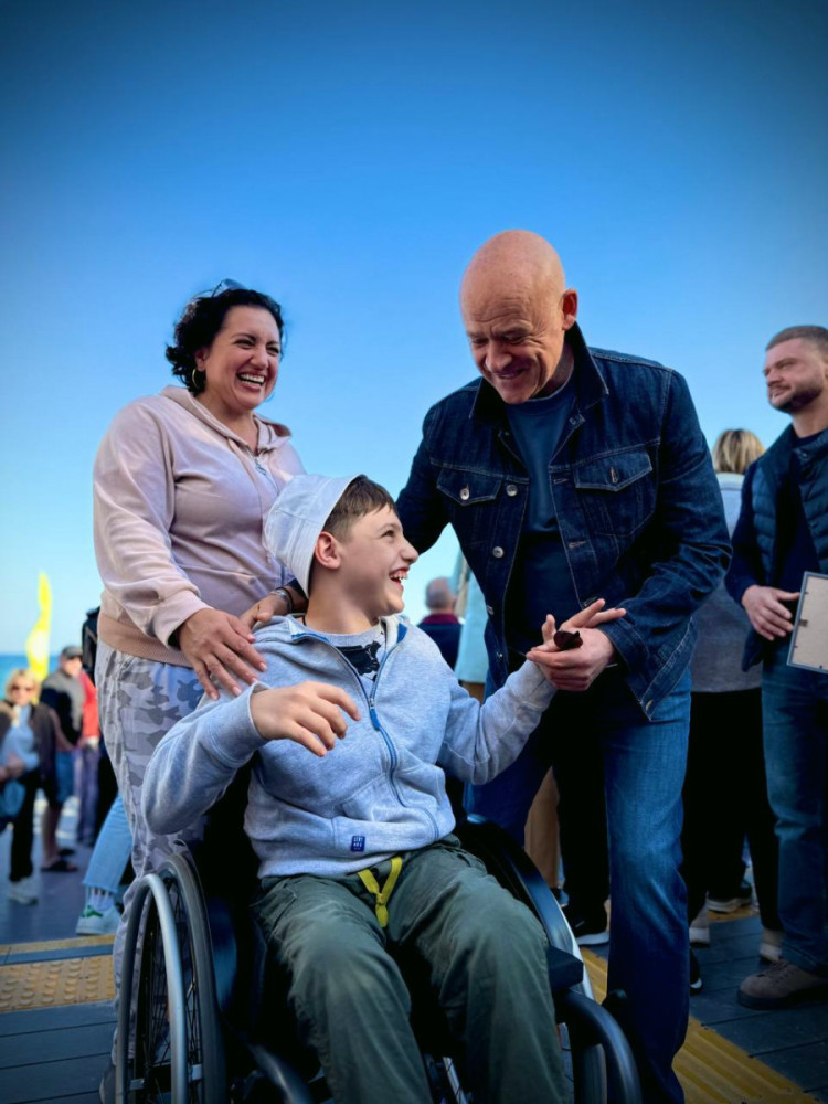 6975 image for slide